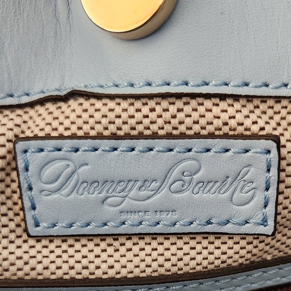 Dooney and Bourke Large Barlow - Picture 12 of 15